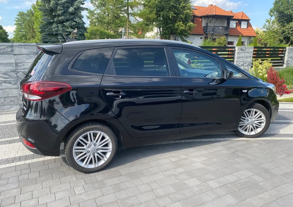 Kia Carens cena 44900 przebieg: 220453, rok produkcji 2017 z Złocieniec małe 67